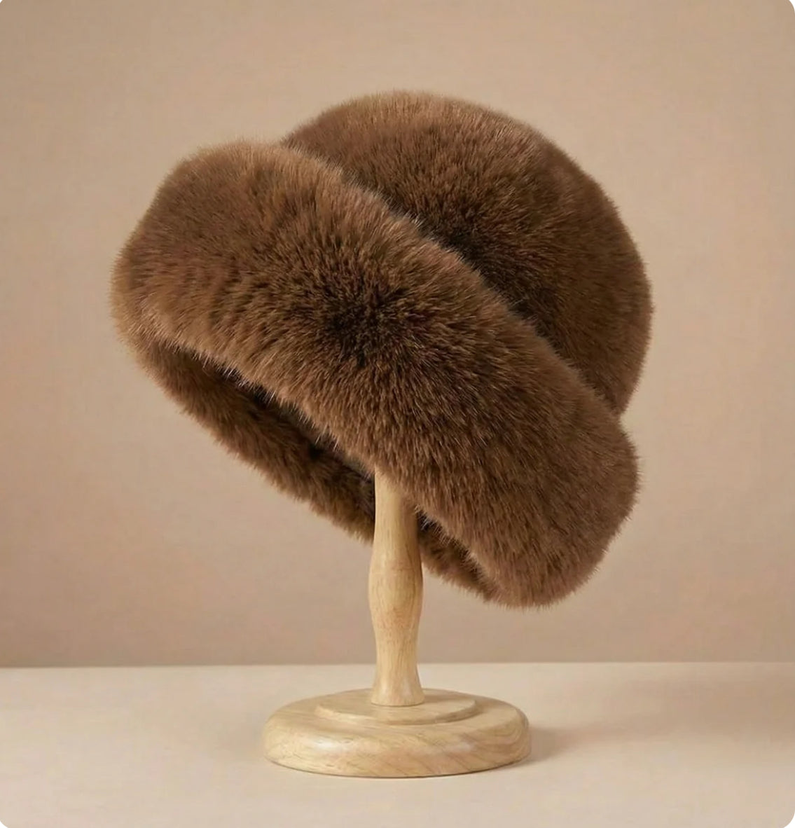 LuxeFur Winter Beret in Soft Wool (Limited Edition)